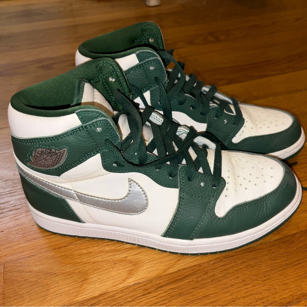 Nike Forest Green and White Sneakers Jordans
